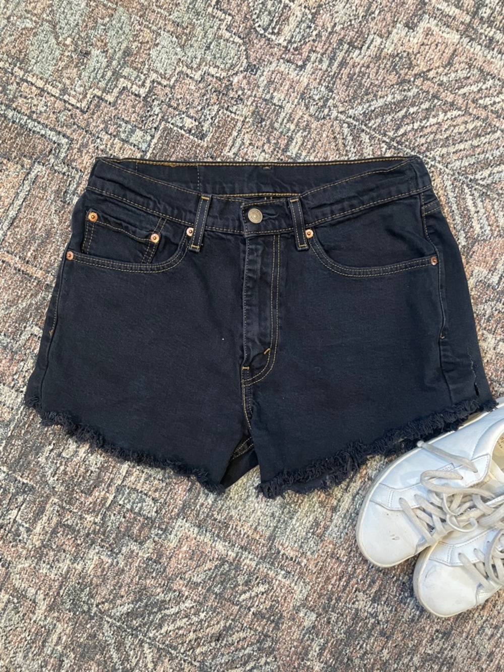 Levi’s Black Denim Shorts Size 27 Distressed Raw Hem Cutoff Jean Shorts